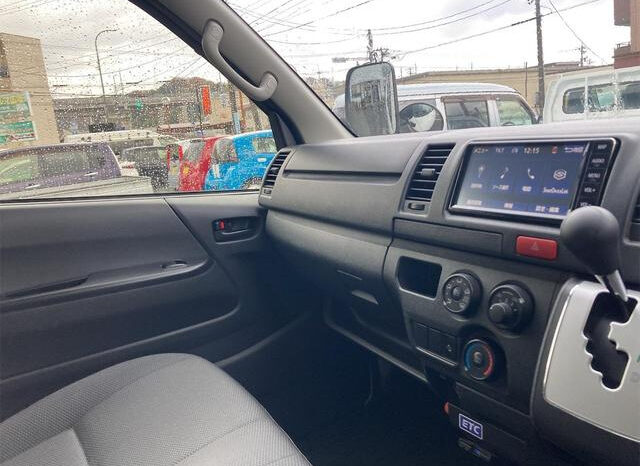 Toyota Hiace Van 2020 full