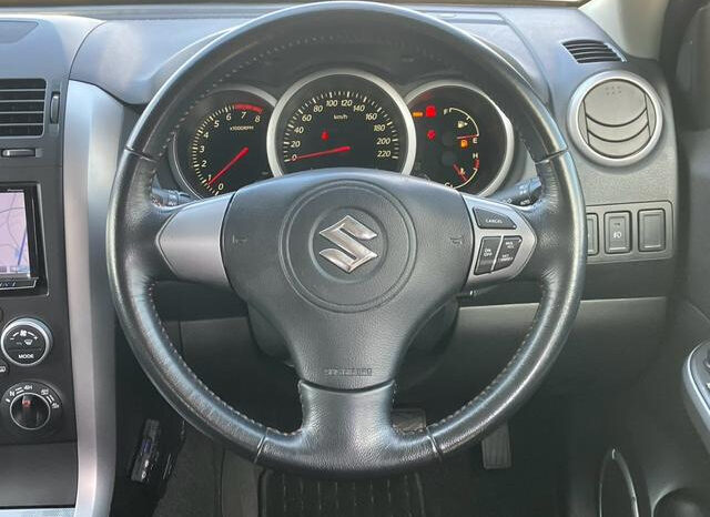 Suzuki Escudo (Reserved) full