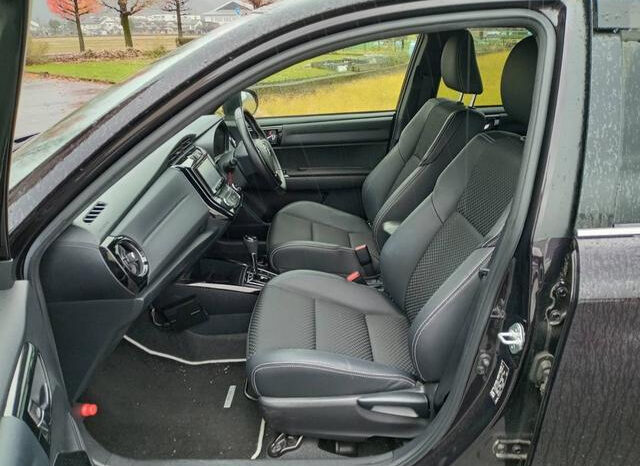 Toyota Corolla Fielder (Reserved) full