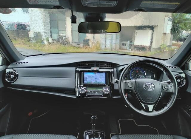 Toyota Corolla Fielder (Reserved) full