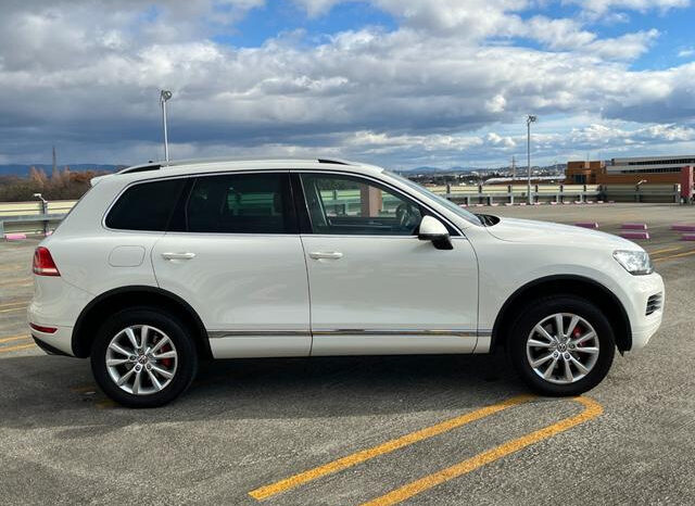 Volkswagen Touareg (Reserved) full
