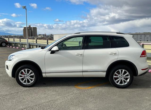 Volkswagen Touareg (Reserved) full