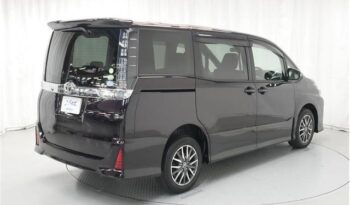 Toyota Voxy (ZS) full