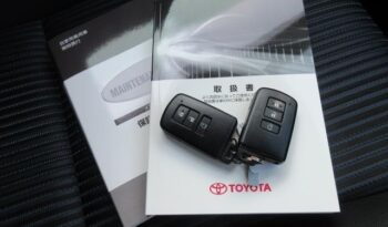 Toyota Voxy (ZS) full