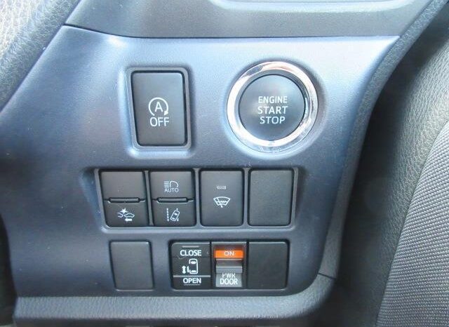 Toyota Voxy (ZS) full