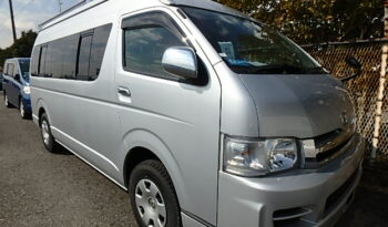 Toyota Hiace Commuter full
