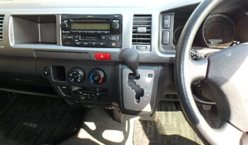 Toyota Hiace Commuter full
