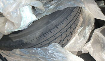 Toyota Hiace Commuter full