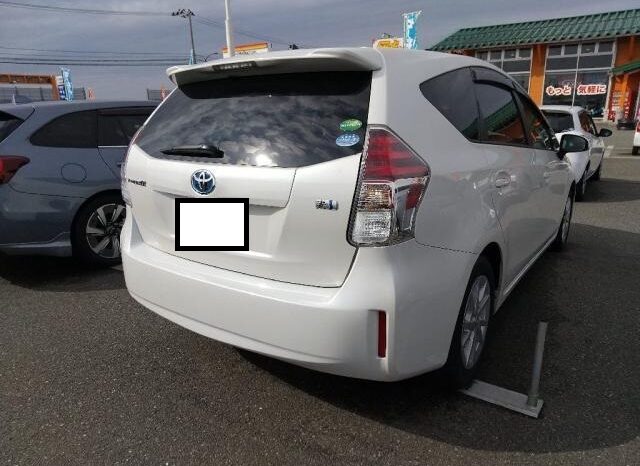 Toyota Prius Alpha full
