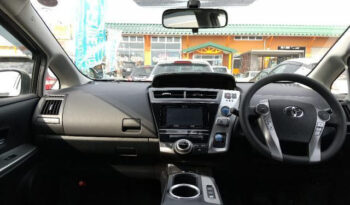 Toyota Prius Alpha full