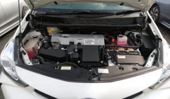 Toyota Prius Alpha full