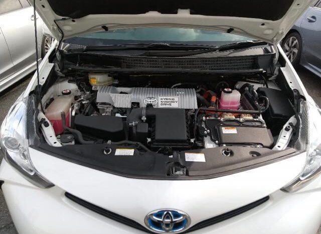 Toyota Prius Alpha full