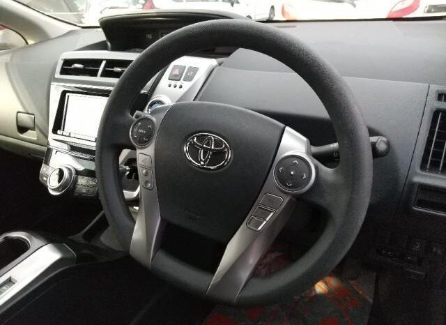 Toyota Prius Alpha full