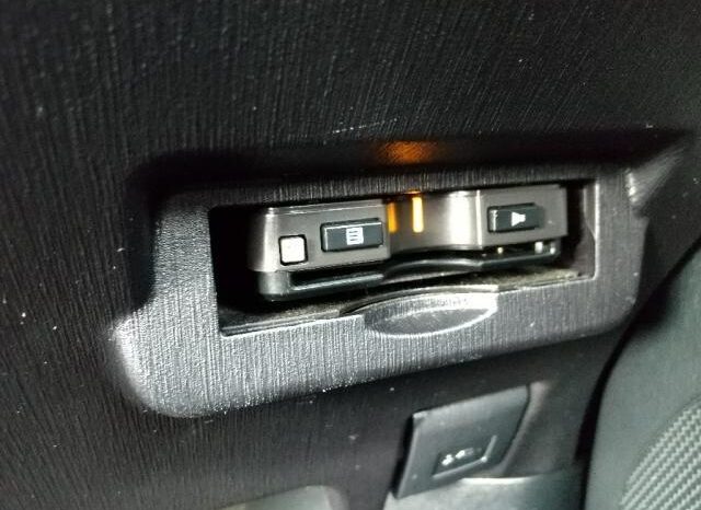 Toyota Prius Alpha full