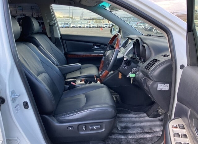 Toyota Harrier (Reserved) full