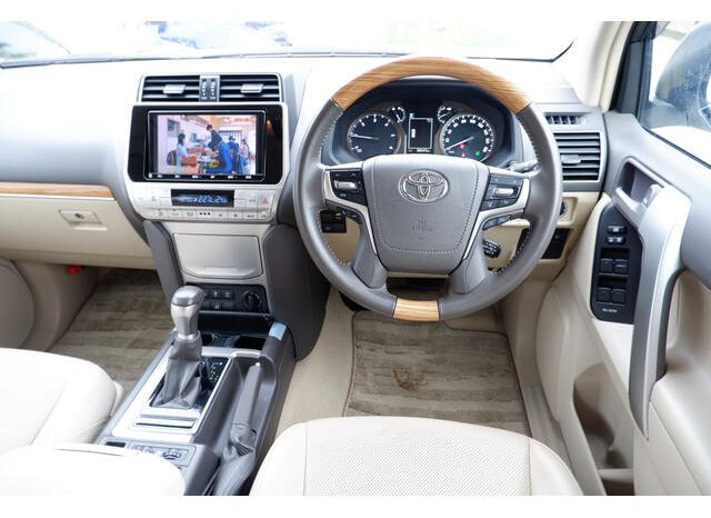 Toyota Land-cruiser Prado full
