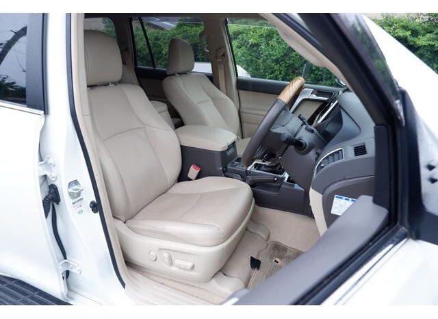 Toyota Land-cruiser Prado full