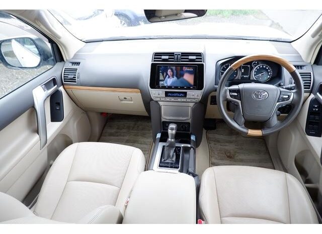 Toyota Land-cruiser Prado full