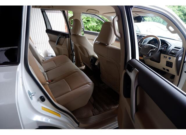 Toyota Land-cruiser Prado full
