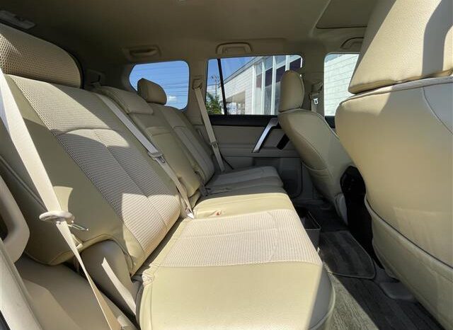 Toyota Land-cruiser Prado full