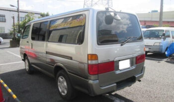 Toyota Hiace Van full