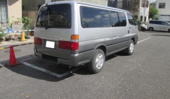 Toyota Hiace Van full