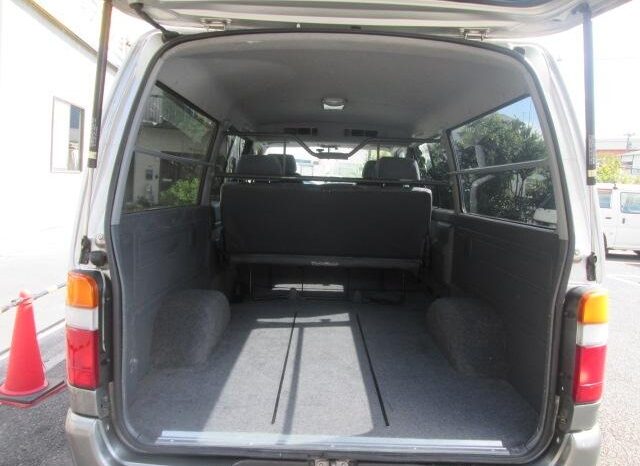 Toyota Hiace Van full