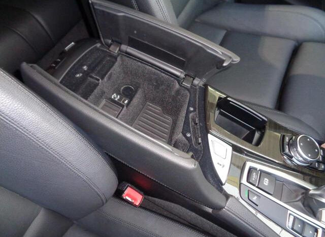 BMW (5 Series) 523i full