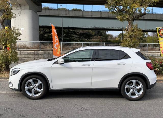 Mercedes Benz GLA Class full