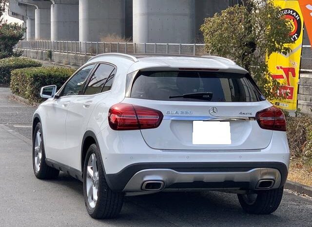 Mercedes Benz GLA Class full
