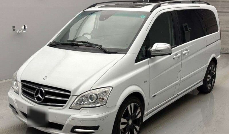 Mercedes Benz V350  (Reserved) full
