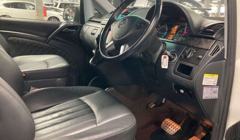 Mercedes Benz V350  (Reserved) full