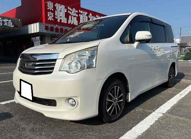 Toyota Noah full