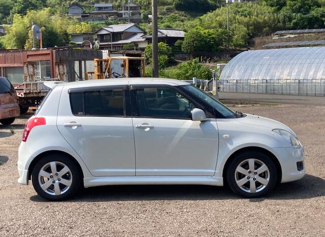 Suzuki Swift (Reserved) full