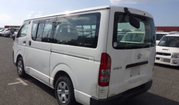 Toyota Hiace Van full