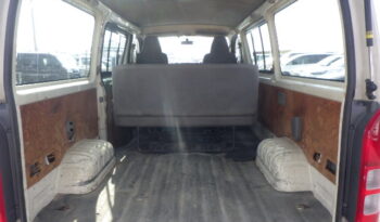 Toyota Hiace Van full
