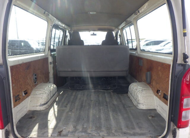 Toyota Hiace Van full