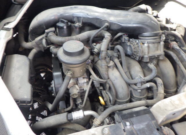 Toyota Hiace Van full