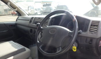 Toyota Hiace Van full