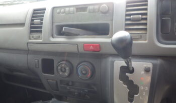 Toyota Hiace Van full