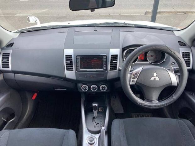 Mitsubishi Outlander full