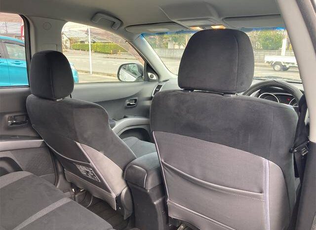 Mitsubishi Outlander full