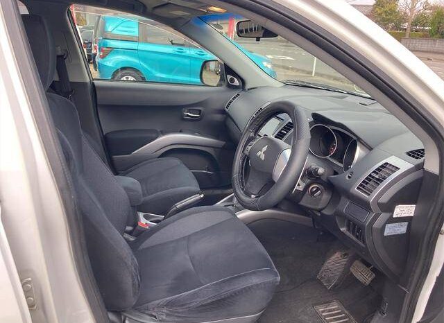 Mitsubishi Outlander full