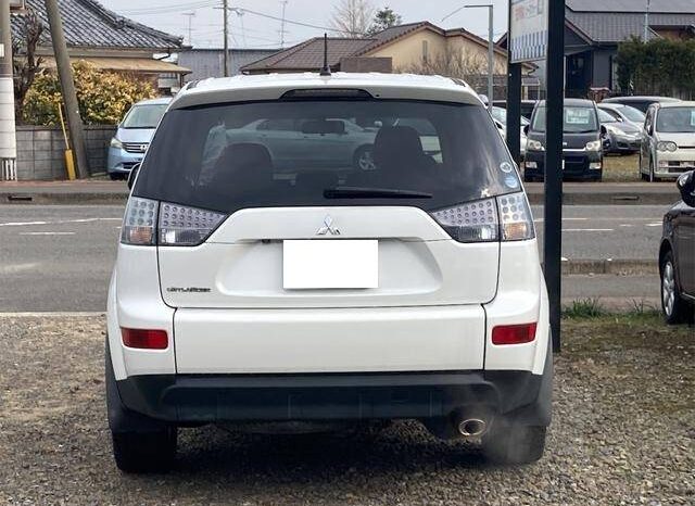 Mitsubishi Outlander full