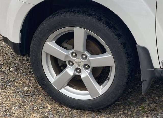 Mitsubishi Outlander full