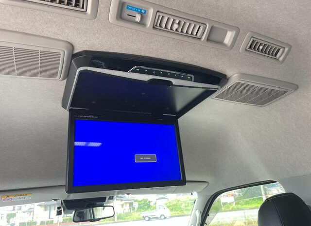 Toyota Hiace Commuter full