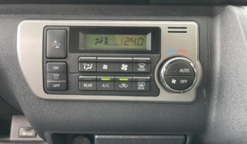 Toyota Hiace Commuter full