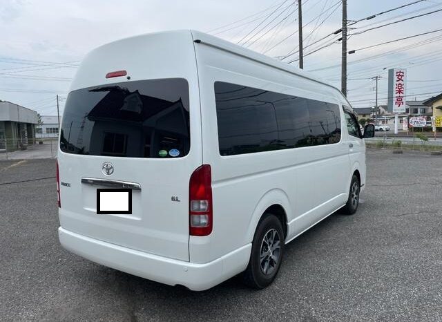 Toyota Hiace Commuter full