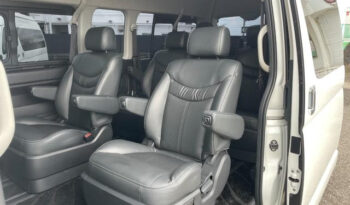 Toyota Hiace Commuter full