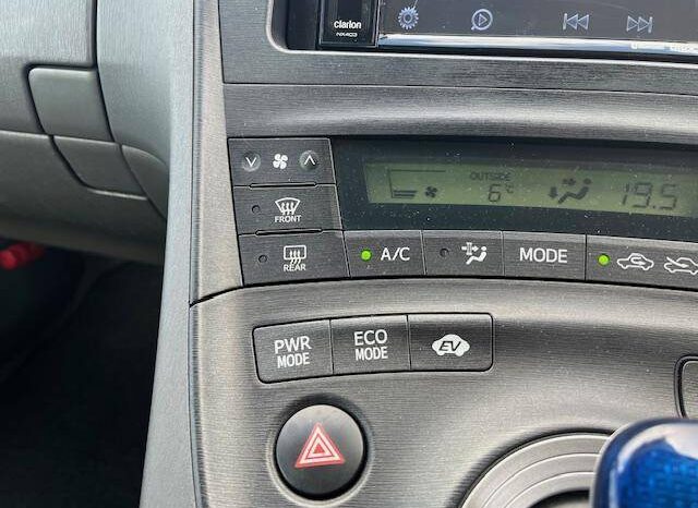 Toyota Prius (Reserved) full